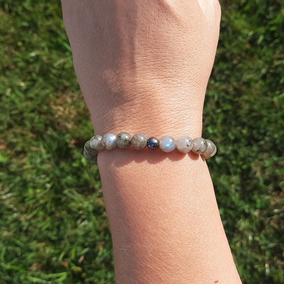 Labradorite 8mm Bracelet - Picture 3 of 5
